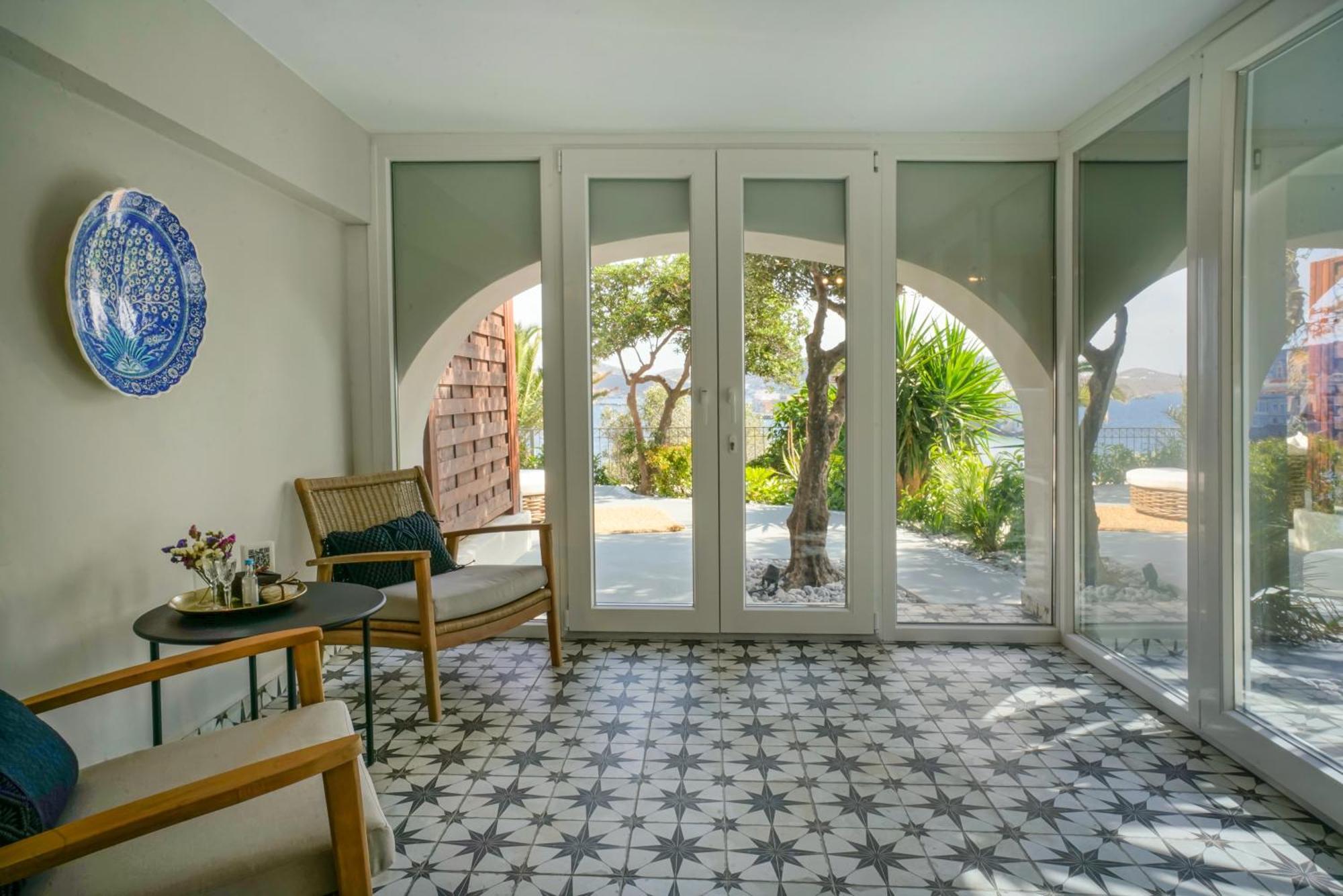 Pafsilipon Suites Ermoupoli Exterior photo